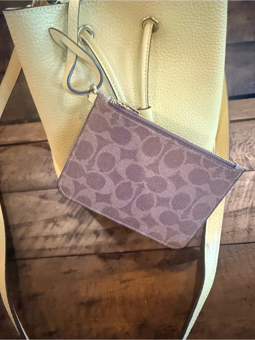 NWOT Coach Pebbled Leather Drawstring Crossbody Bag and Wallet - Light Yellow - Picture 3 of 12